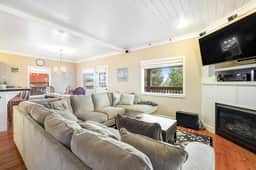Family Home with Game Room WiFi Fireplace Private Hot Tub Walk to Beach - Image 2