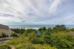 Oceanview Condo with Full Kitchen Balcony Beach Access Nearby - Image 2