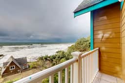 Dog friendly home with beautiful ocean view game room and easy beach access - Image 3