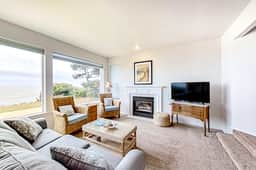 Two Story Dog Friendly Oceanfront Home with Free WiFi and Gas Fireplace - Image 3
