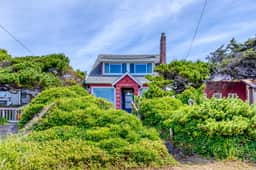 Convenient Home with Ocean View and Great Location Close to Beach Access Town - Image 3
