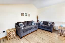Family Friendly Coastal Home with Free WiFi Washer Dryer and Easy Beach Access - Image 2