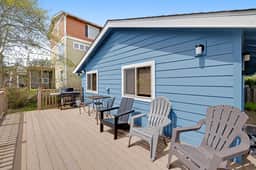 Cozy Dog Friendly Getaway Close to the Beach Includes Deck - Image 5