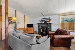 Cozy Dog Friendly Getaway Close to the Beach Includes Deck - Image 3