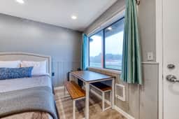 Dog Friendly Room with Full Kitchen Walk to the Beach and Downtown - Image 3