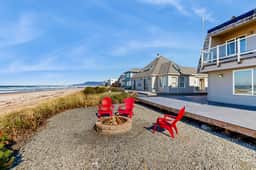 Oceanfront home with a washer dryer and beach access - Image 2