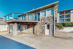 Comfortable Condo with Peek A Boo Ocean Views and Immediate Beach Access - Image 2