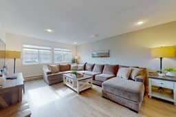Dog friendly beach house with two full kitchens a private hot tub and Ping Pong - Image 5