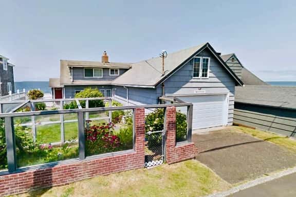 Oceanfront Escape | Million-Dollar Views, Family & Dog Friendly - Image 1