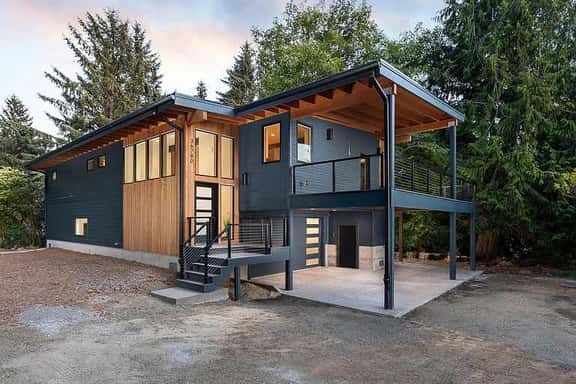 Modern Coastal Wellness Retreat with Hot Tub, Sauna & Cold Plunge - Image 1