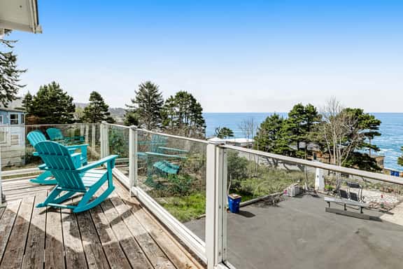 Luxury Dog Friendly Home with Ocean Views Gas Fireplace Jetted Tub Deck - Image 1