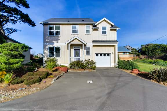 Dog Friendly Home, Ocean Views Walk to the Beach - Image 1