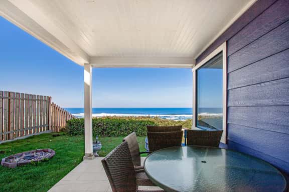 Coastal gem with ocean views easy walk to beach and WiFi - Image 1