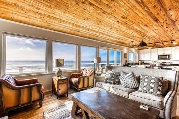 Beachfront home with ocean view hot tub and wood burning fireplace dog friendly - Image 1