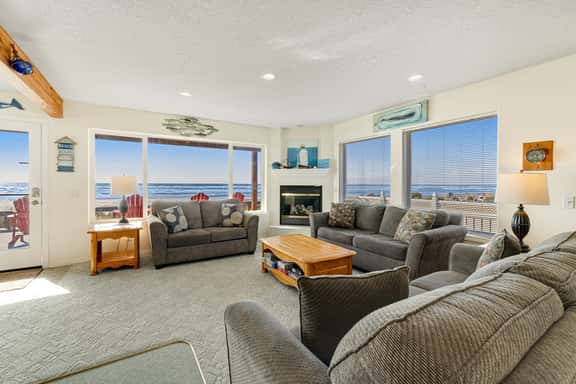 Dog friendly waterfront rental just steps from the beach and restaurants - Image 1