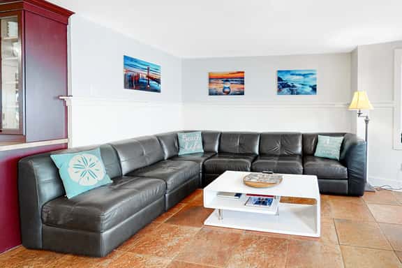 Charming dog friendly historical home with gorgeous ocean views - Image 1