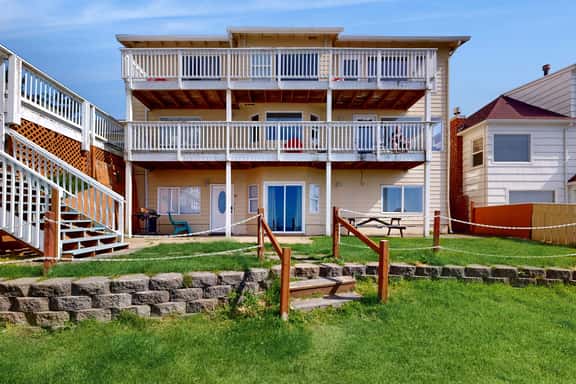 Lower Level Dog Friendly Studio with Ocean Views and Free WiFi Walk to Beach - Image 1