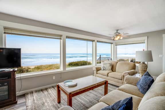 Oceanfront Dog Friendly Home with Free WiFi Perfect for a Family Beach Trip - Image 1