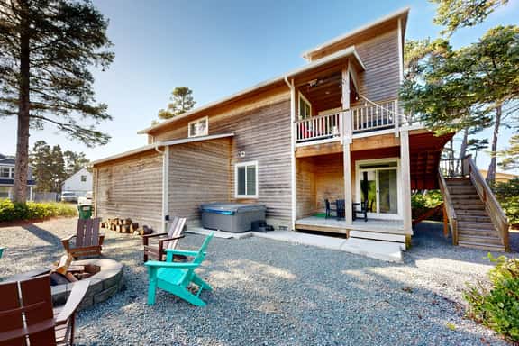 Beachside home with firepit media room walk 2 minutes to beach access - Image 1