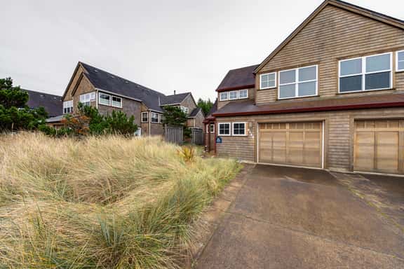 Beautiful modern home with great beach access fireplace and outdoor shower - Image 1