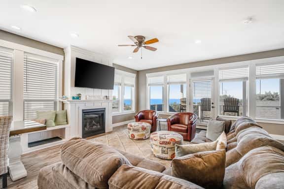 Gorgeous Ocean View Home with Private Hot Tub Fast WiFi Gas Fireplaces and with D - Image 1