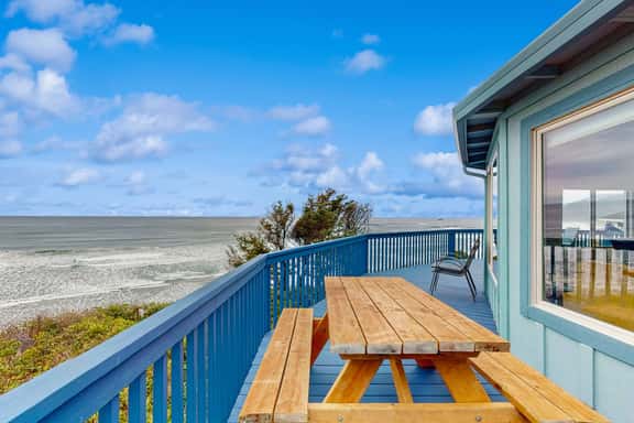 Dog friendly oceanfront home with private hot tub sauna and incredible view - Image 1