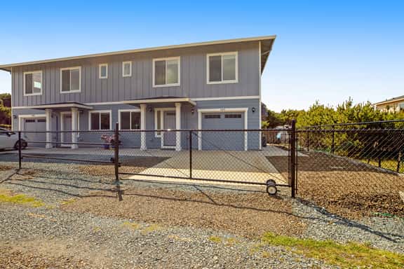 Large and convenient duplex suite with central AC and with D walk 1 minute to beach - Image 1