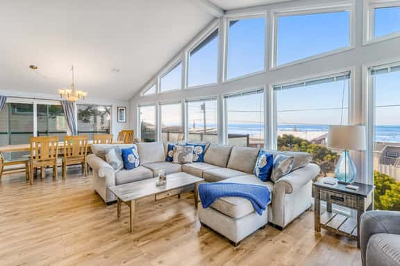 Bright home with stunning ocean views private hot tub and nearby beach access - Image 1