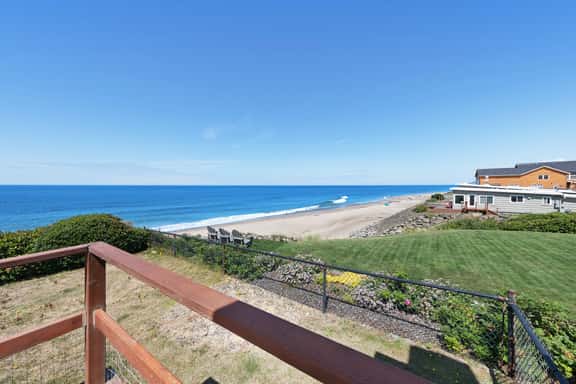Charming Oceanfront Home with Nearby Beach Access and Amazing Ocean Views - Image 1