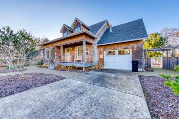 Home near the beach with fire pit gas fireplace and ping pong - Image 1