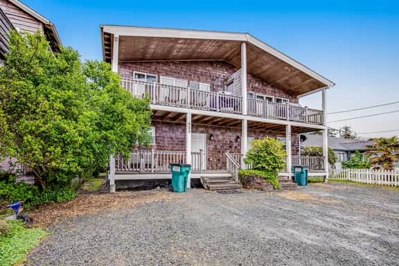 Just Across Street from Beach Ocean Views and Bright Interior Dog friendly - Image 1
