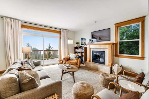 Dog friendly home with ocean views deck washer dryer grill and fireplace - Image 1