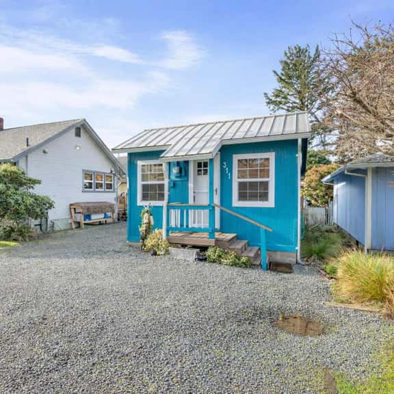 Historic Rockaway Cottage Near 7 Miles of Beach - Image 1