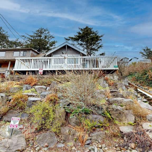 Pleasant dog friendly house with panoramic views short walk to the beach - Image 1