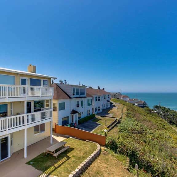 Dog-Friendly Group Stays Near Lincoln City Beach - Image 1