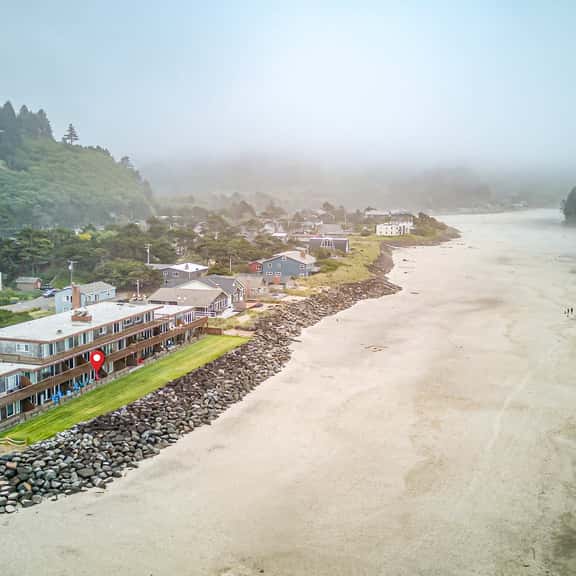 Oceanfront ground level condo with fireplace and updated kitchen dog friendly - Image 1