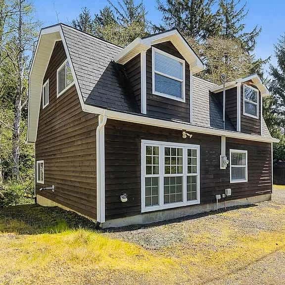 Cozy Coast Escape, Close to the Beach, Family Friendly - Image 1