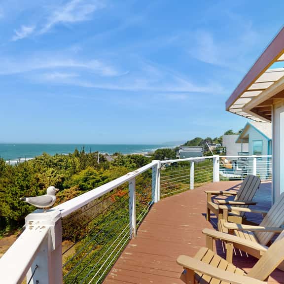 Dog friendly home with great decks and stunning ocean views - Image 1
