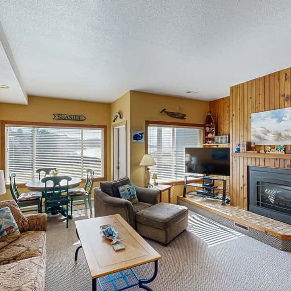 Comfortable ocean view condo with easy access to downtown - Image 1