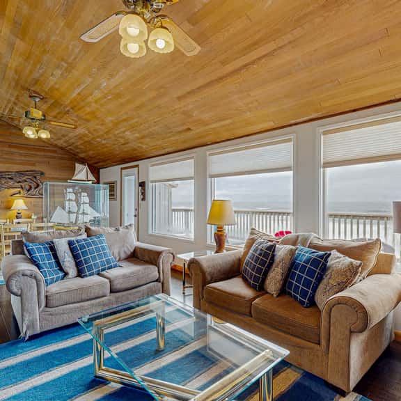 Dog friendly home with oceanfront location and fireplace walk to the beach - Image 1