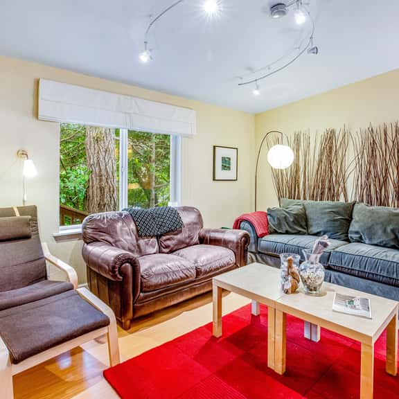Dog-Friendly Retreat with Deck, Fire Pit & Walk to Beach - Image 1