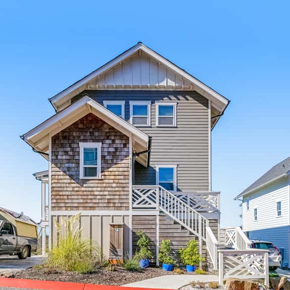 Coastal Oasis Near the Beach and Town with Private Hot Tub Fast WiFi and Ocean Views - Image 1