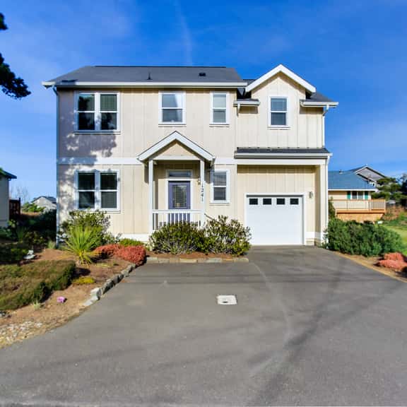 Dog Friendly Home, Ocean Views Walk to the Beach - Image 1
