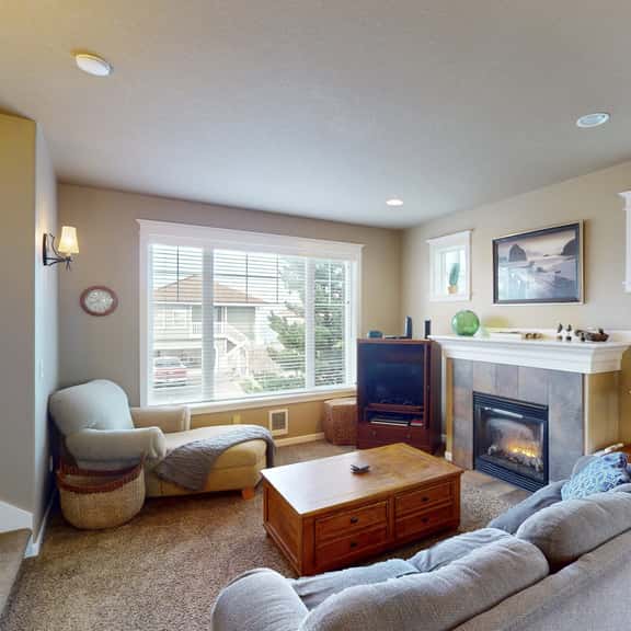 Classic Coastal Home with Ocean View in Quiet Neighborhood - Image 1