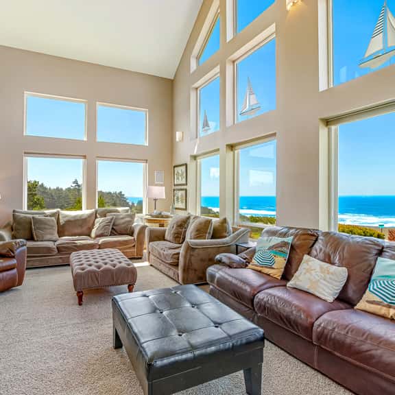 Ocean and Mountain View Home with Private Hot Tub Pool Table Deck Fast WiFi - Image 1