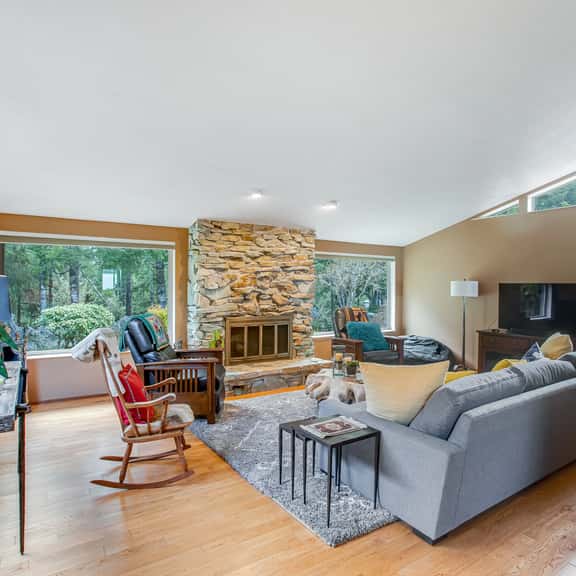 Exquisite Home with Top of the World Views Free WiFi Washer Dryer - Image 1