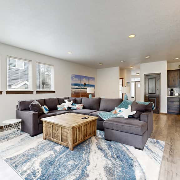 New coastal house with beach access balcony central AC and washer dryer - Image 1