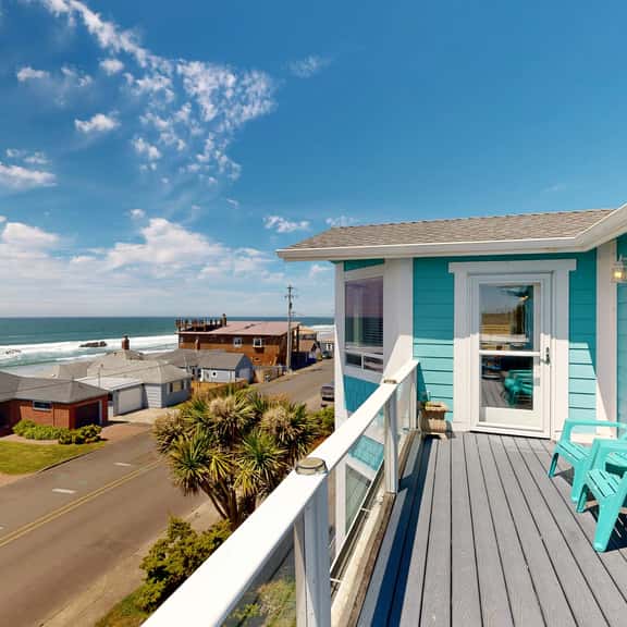 Beautiful multi level home with theater game room and amazing ocean views - Image 1
