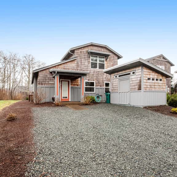 New Family Friendly Home with a Furnished Patio and Tranquil Yard - Image 1