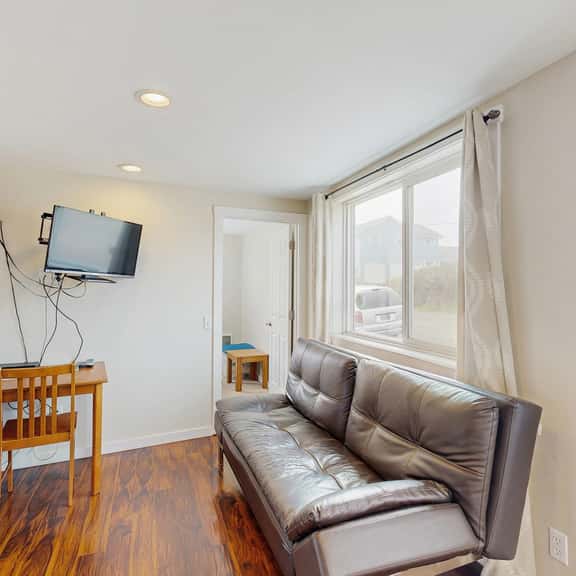 Conveniently Located Home with Access to Beach and Town One Dog Welcome - Image 1